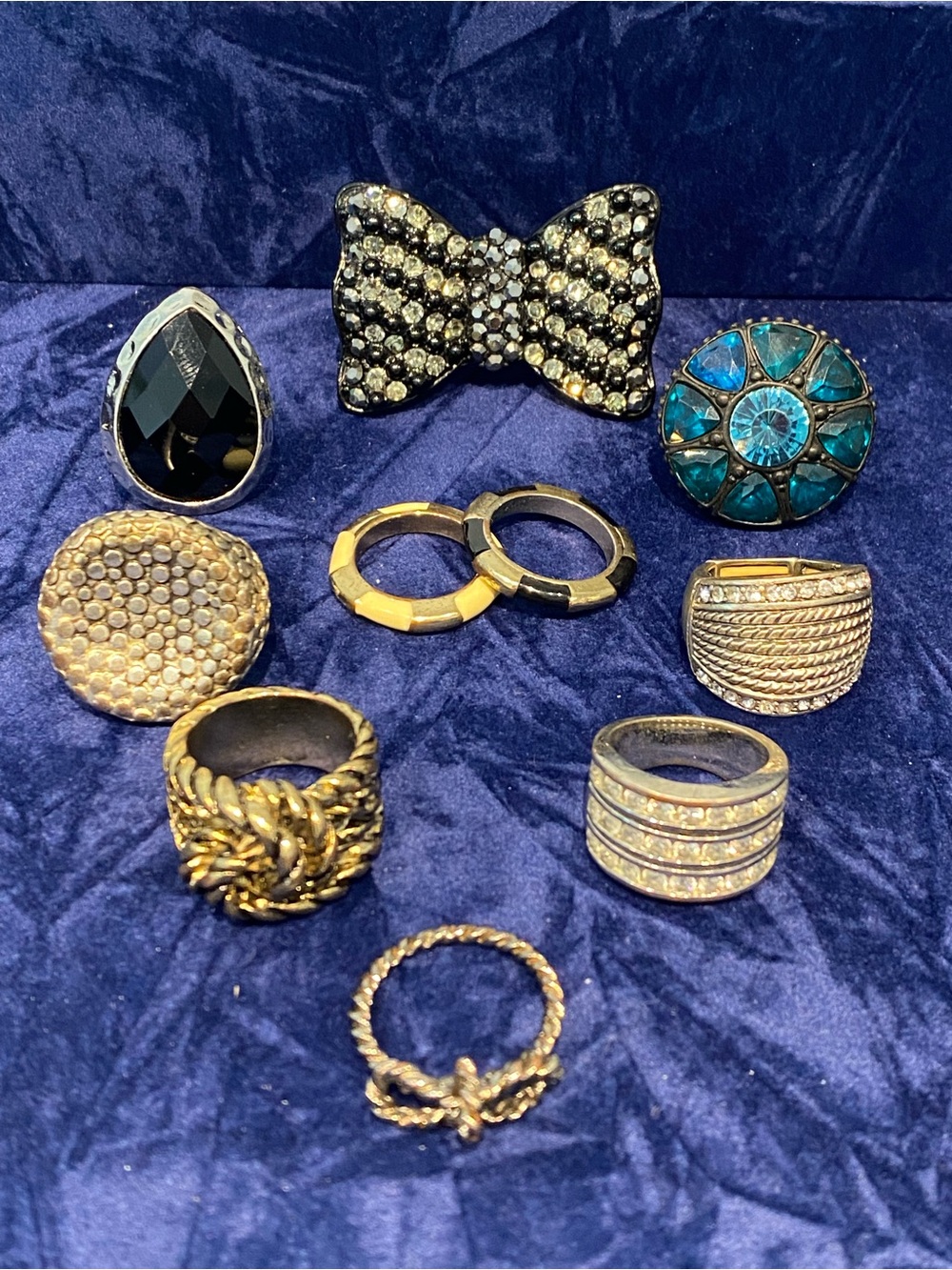 Lot of vintage rings  rhinestones silver gold toned blue black (10 pieces)